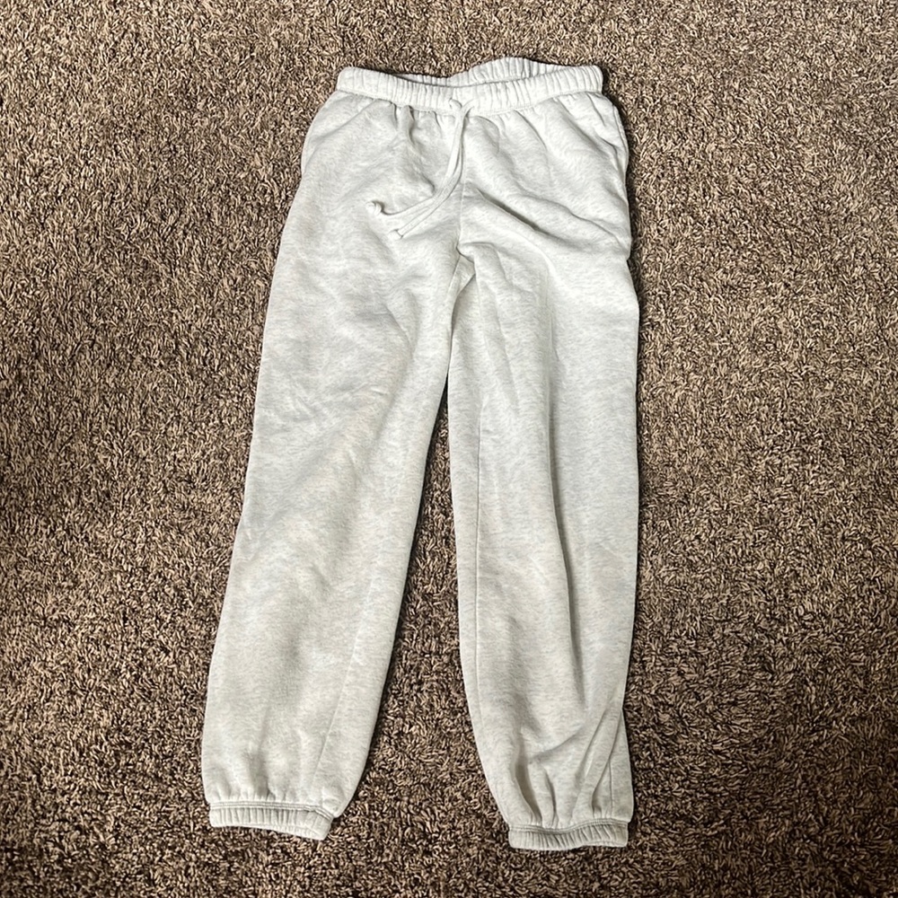 It sweat pants from old navy they are used